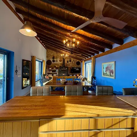 Madre Del Agua. El Robledillo Chalet *