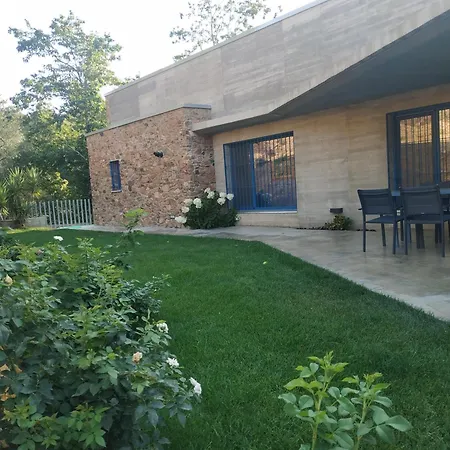 Madre Del Agua. El Robledillo Chalet *